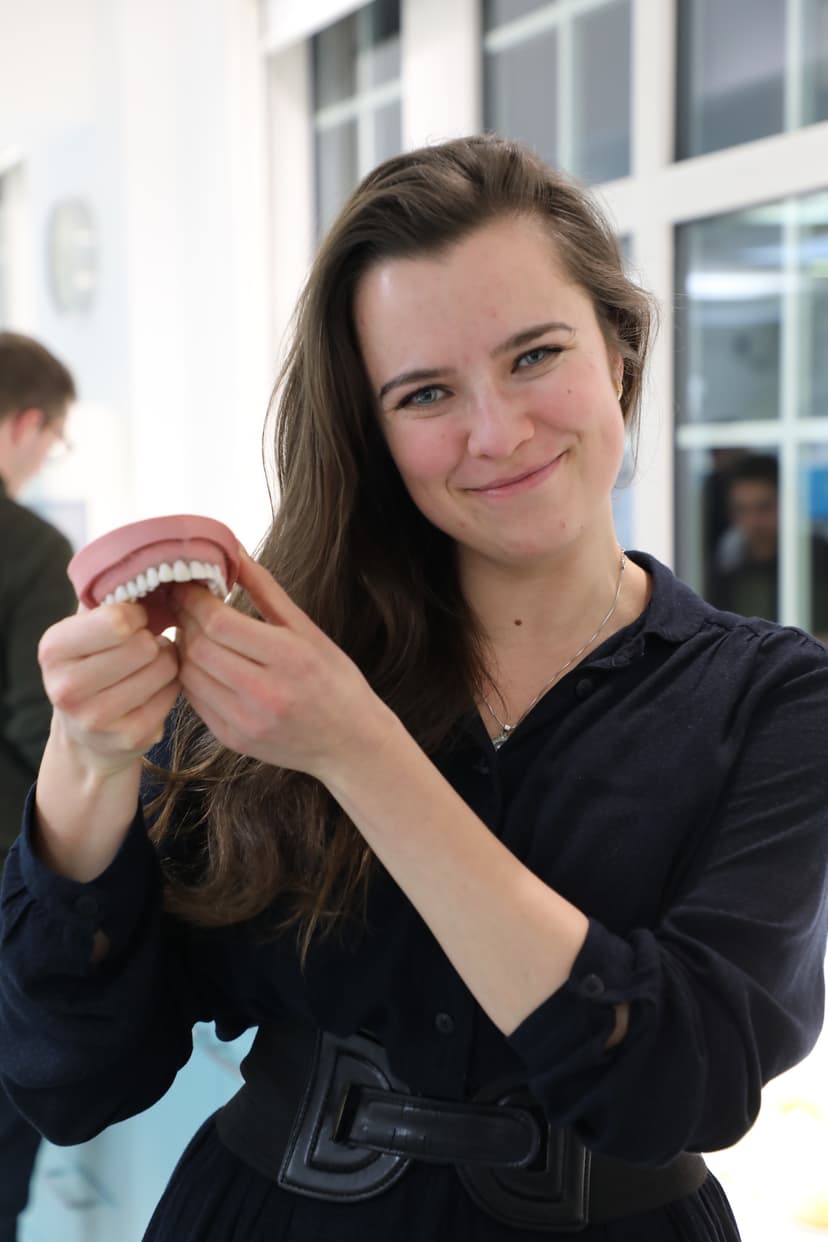 Porcelain Crowns and Onlays